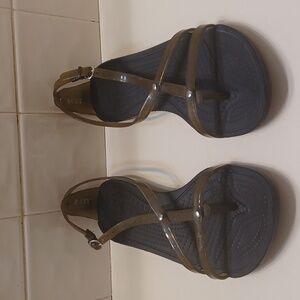 Crocs Womans Isabella Gladiator Strappy Olive Green  EveryDay Sandals 8 W